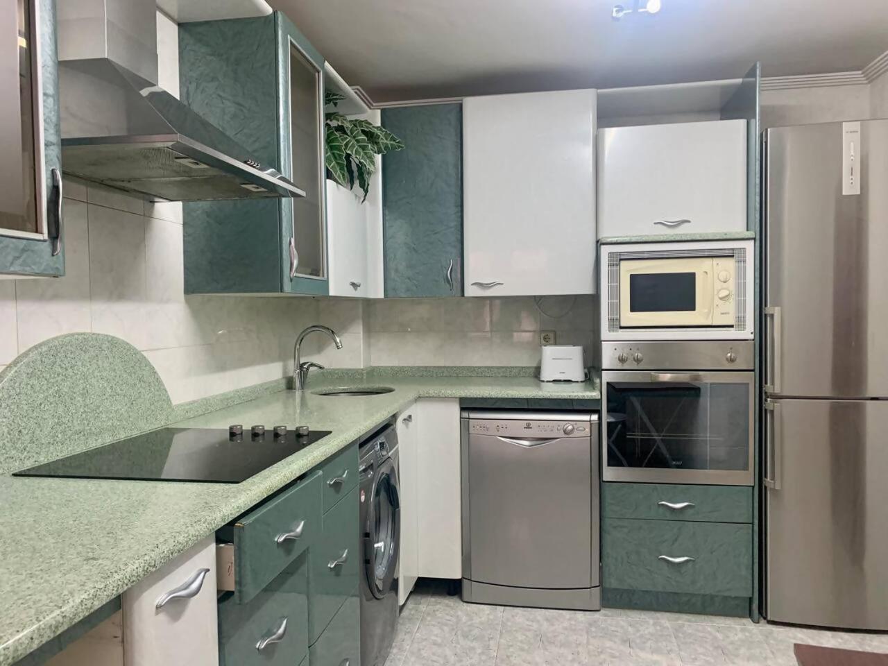 Apartamento Centrico Y Comodo Vitoria-Gasteiz Eksteriør billede